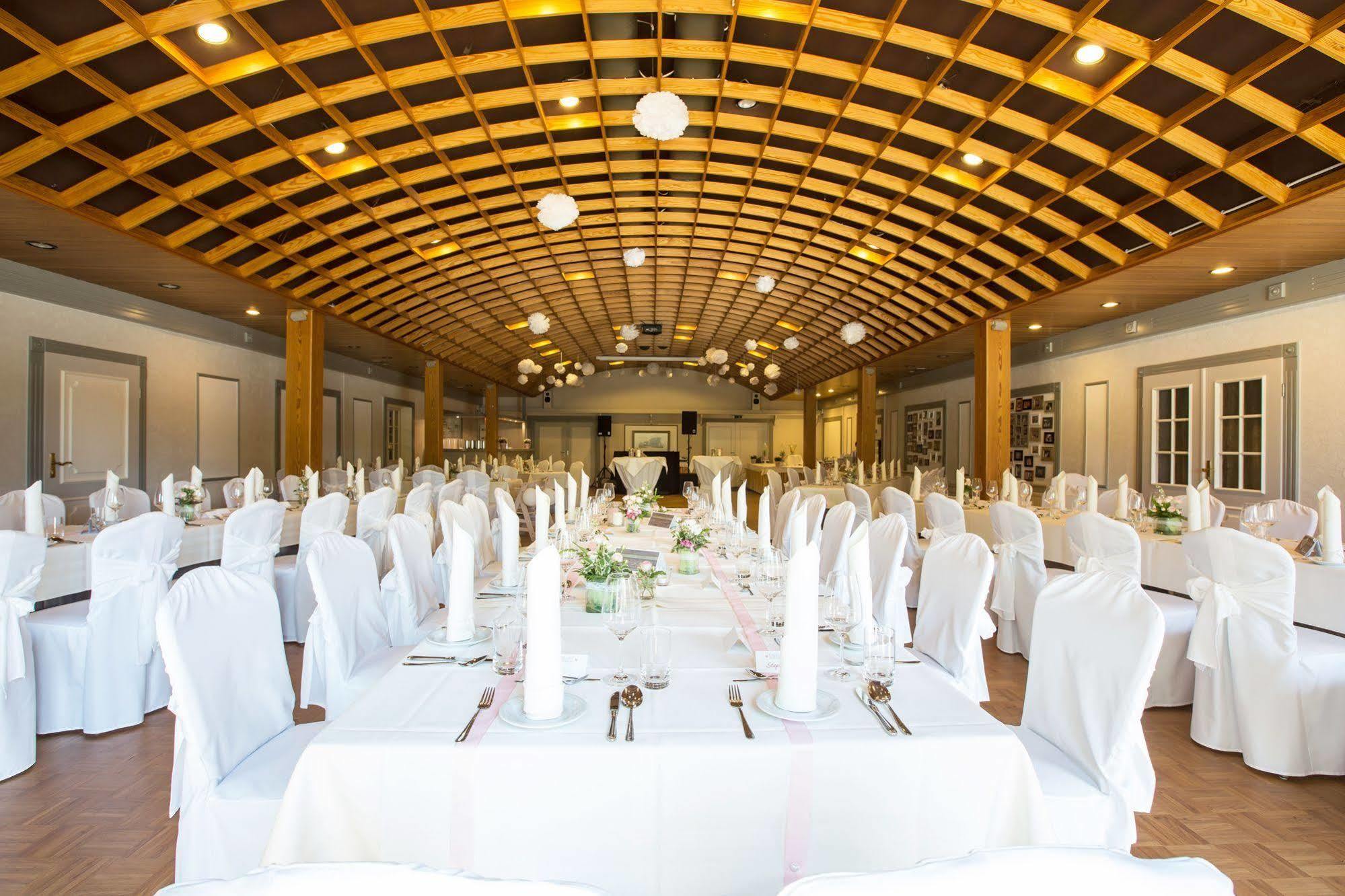 Paulsen'S Landhotel Und Restaurant Bohmstedt Bagian luar foto
