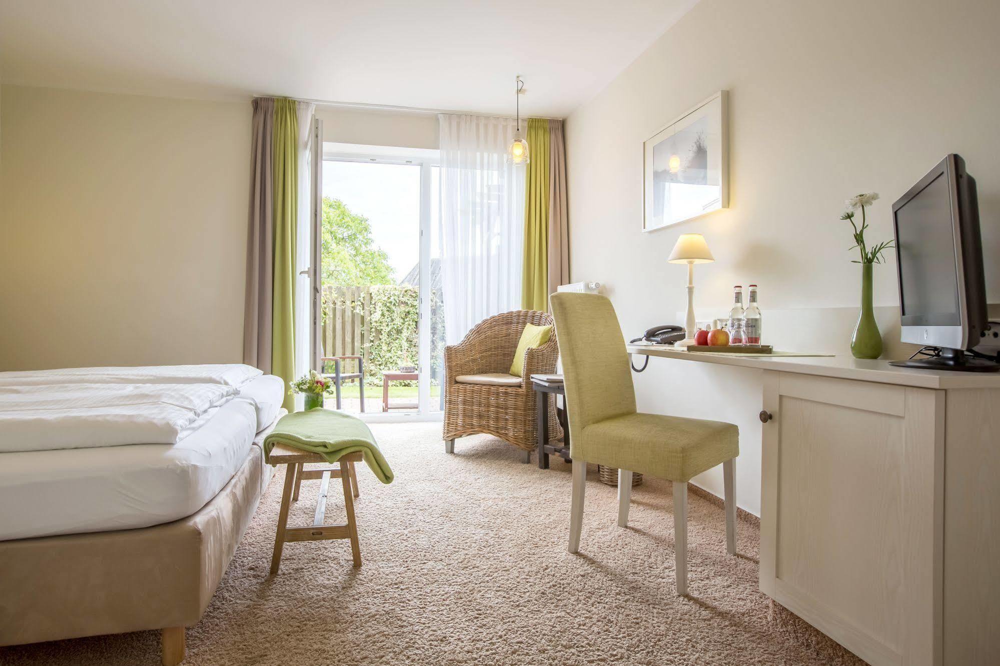 Paulsen'S Landhotel Und Restaurant Bohmstedt Bagian luar foto