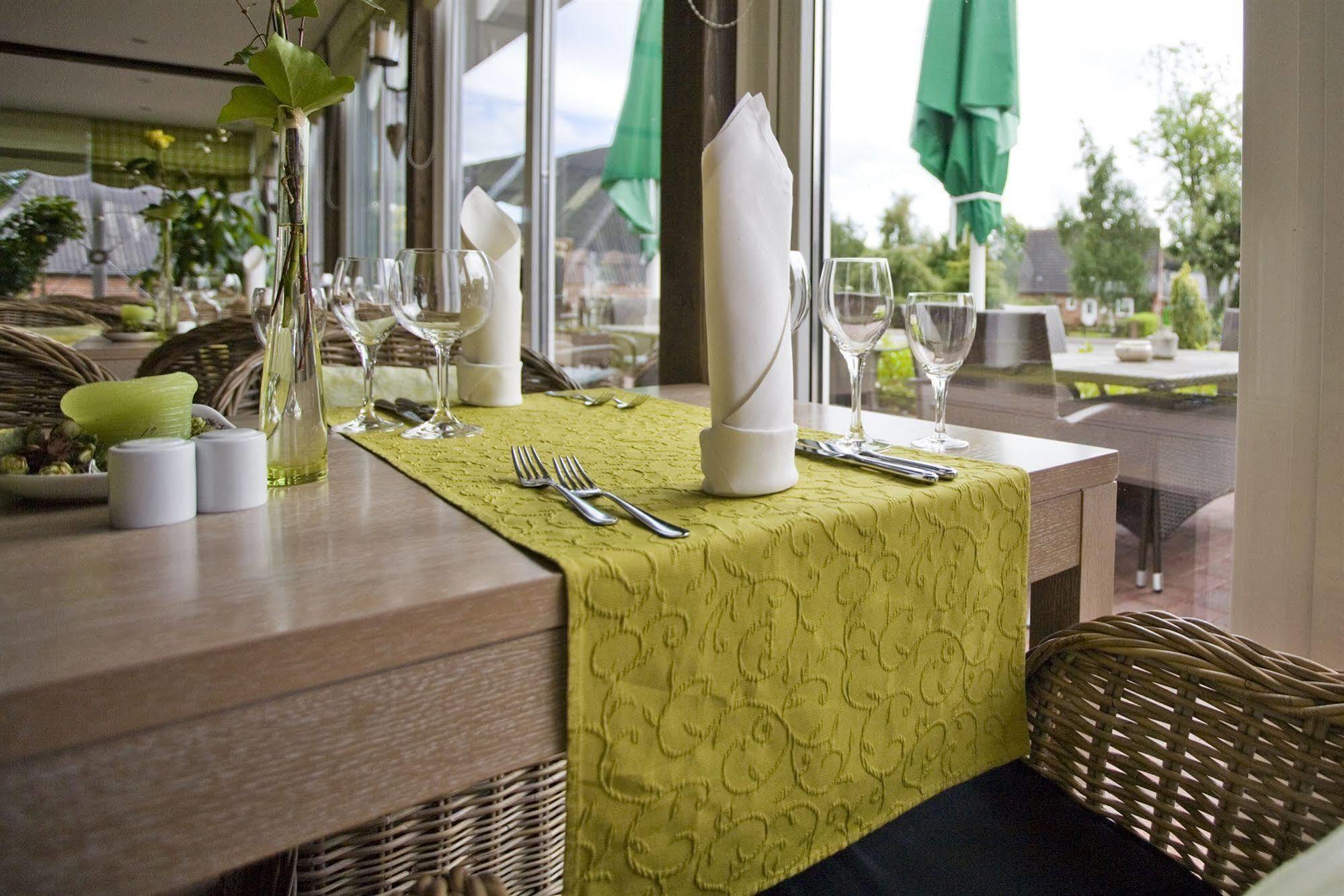 Paulsen'S Landhotel Und Restaurant Bohmstedt Bagian luar foto