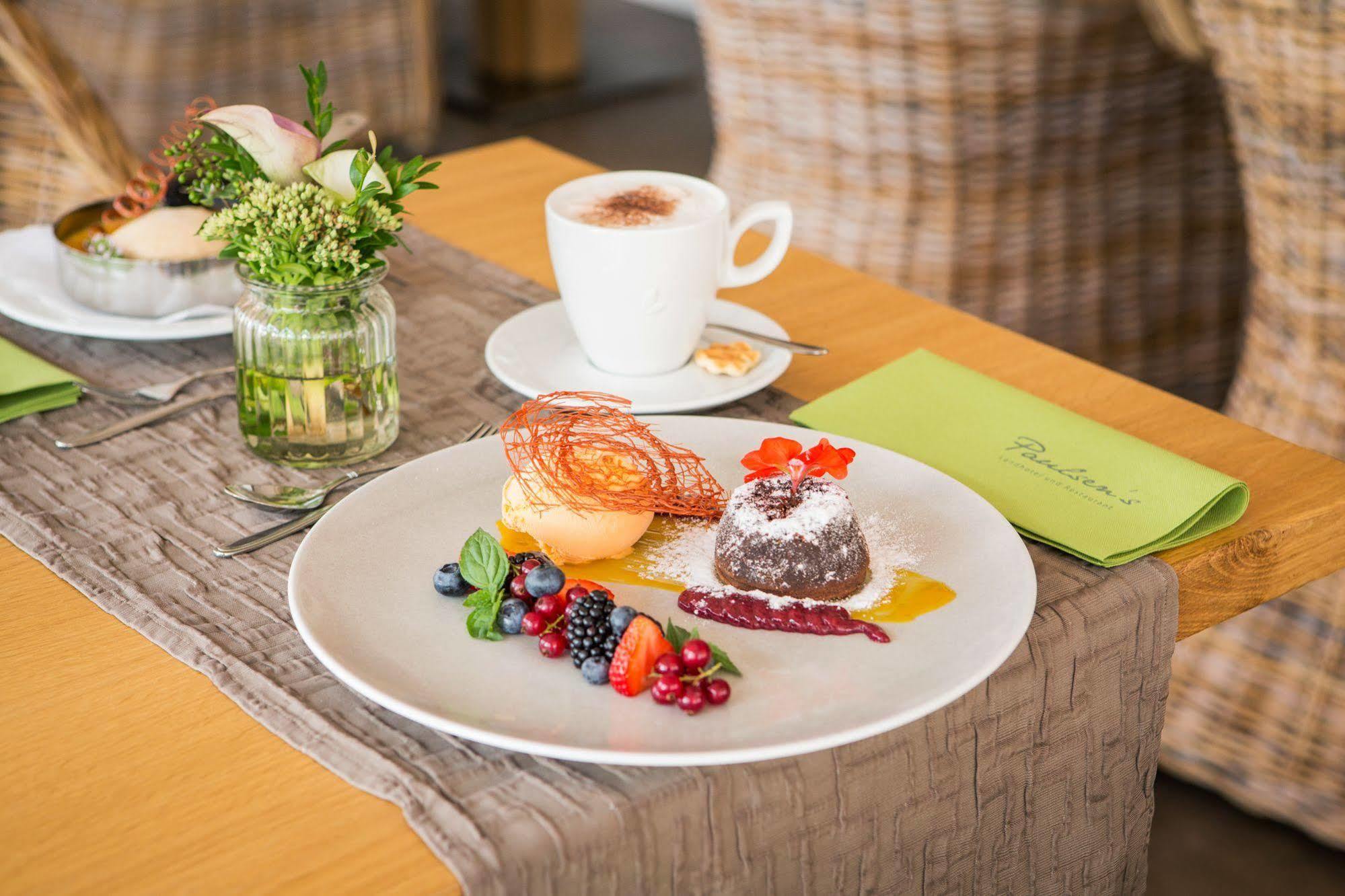 Paulsen'S Landhotel Und Restaurant Bohmstedt Bagian luar foto